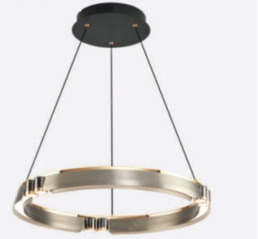 chiếc đèn chùm với thiết kế một vòng tròn đèn led kết hợp với đèn rọi, thân đèn được thiết kế màu bạc viền vàng đơn giản nhưng sang trọng