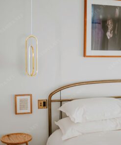 một chiếc đèn thả led với thiết kế một vòng đèn led hiện đại sang trọng, chiếc đèn phù hợp với nhiều không gian là điểm nhấn trong thiết kế nội thất, chiếc đèn đem tới ánh sáng ấm áp cho phòng ngủ, vẻ đẹp sang trọng cho phòng khách hay nhiều không gian nội thất khác