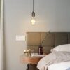 Đui đèn treo thả trang trí là sự kết hợp hoàn hảo giữa thiết kế tối giản hiện đại và vẻ đẹp cổ điển đầy cảm hứng. Với phần chụp đui kim loại màu xám ánh bạc sang trọng, kết hợp cùng dây thả thanh mảnh và bóng đèn Edison cổ điển, sản phẩm không chỉ là nguồn sáng mà còn là một món phụ kiện nội thất đắt giá, dễ dàng hòa hợp với mọi phong cách thiết kế: từ công nghiệp, tối giản cho đến Scandinavian.