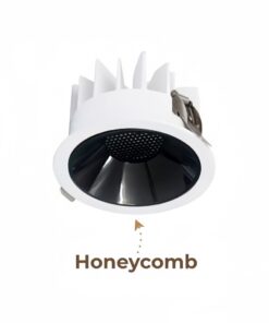 Đèn âm trần chóa đen bóng 12W DL3P-CW12 có thể tích hợp thêm phụ kiện Honeycomb để giảm độ chói và tập trung ánh sáng tốt hơn. Phù hợp cho không gian như nhà hàng, khách sạn hoặc phòng khách sang trọ