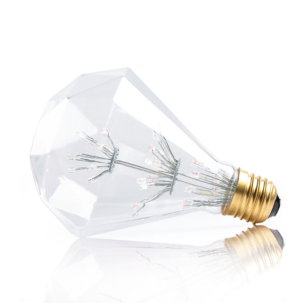 Bóng đèn thả LED lục giác còn là điểm nhấn thẩm mỹ nâng tầm không gian. Dù bạn đang thiết kế một không gian quán café phong cách cổ điển. Một góc đọc sách riêng tư hay cần điểm nhấn ấn tượng cho phòng khách hiện đại, mẫu đèn này đều có thể đáp ứng hoàn hảo với vẻ đẹp sáng tạo, thanh lịch và khác biệt.