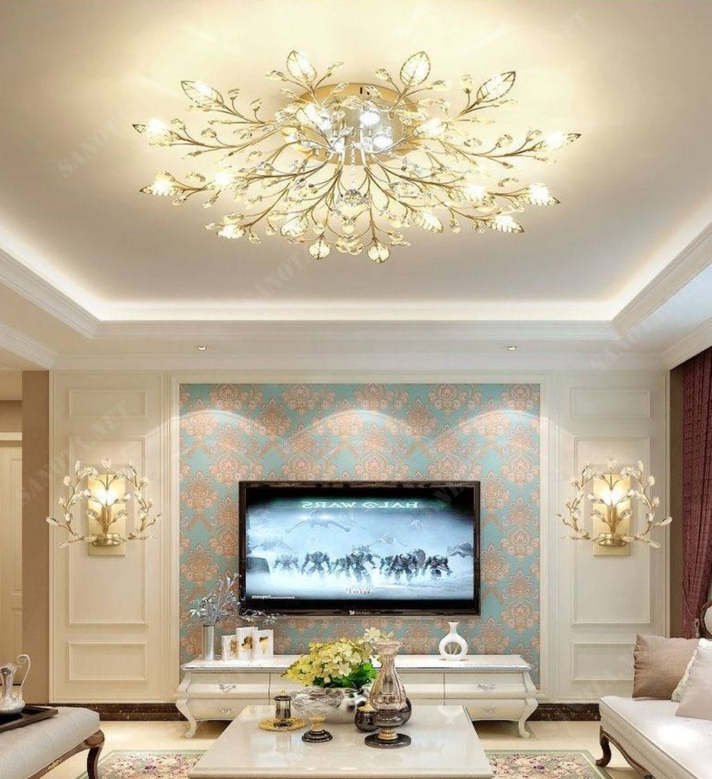 Chiếc đèn ốp trần LED trong không gian nội thất không chỉ là nguồn ánh sáng mà còn là một tác phẩm nghệ thuật hiện đại và sang trọng. Với thiết kế độc đáo, chiếc đèn này tỏa sáng với vẻ đẹp độc đáo. Là điểm nhấn tô đậm sự sang trọng của căn phòng.