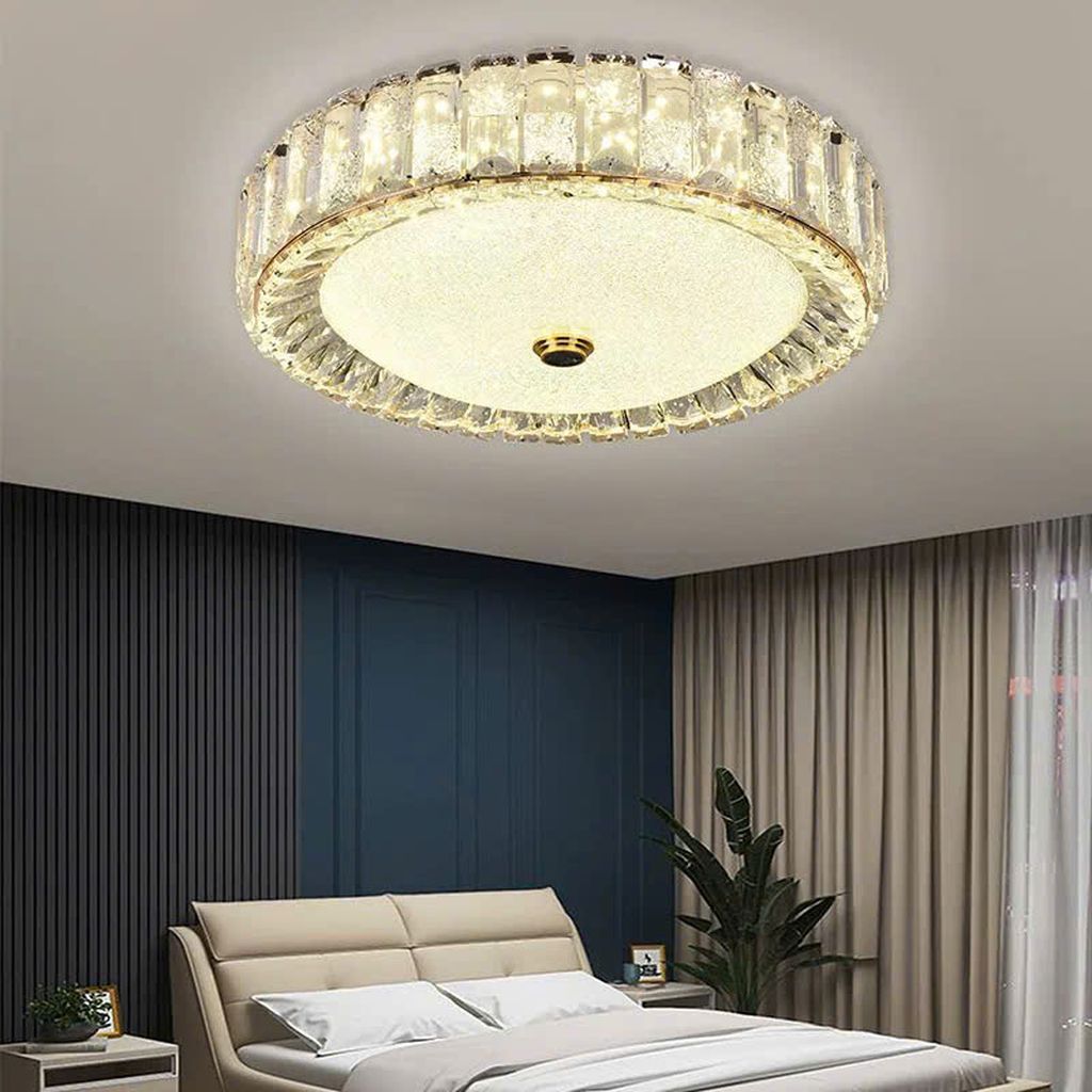 Biến ngôi nhà của bạn trở nên lung linh và tinh tế hơn bao giờ hết với đèn ốp trần phòng ngủ pha lê sang trọng. Một lựa chọn hoàn hảo để nâng tầm không gian sống