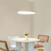 Đèn chùm Led ánh sáng trắng được thiết kế với kiểu dáng hình đĩa mỏng.  Mang đến cảm giác thanh thoát, hài hòa và hiện đại. Tông trắng trung tính kết hợp cùng đường nét bo tròn nhẹ nhàng giúp đèn dễ dàng phối hợp với nhiều phong cách nội thất từ tối giản, Bắc Âu đến hiện đại đương đại. Với khả năng lan tỏa ánh sáng đều, dịu nhẹ, mẫu đèn này đặc biệt lý tưởng cho không gian bàn ăn, phòng khách hay khu vực làm việc cần sự tinh tế và ấm cúng.