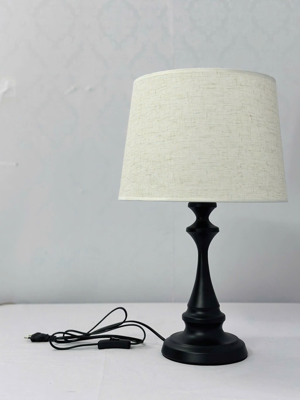 Đèn bàn thanh lịch sang trọng SNT5680
