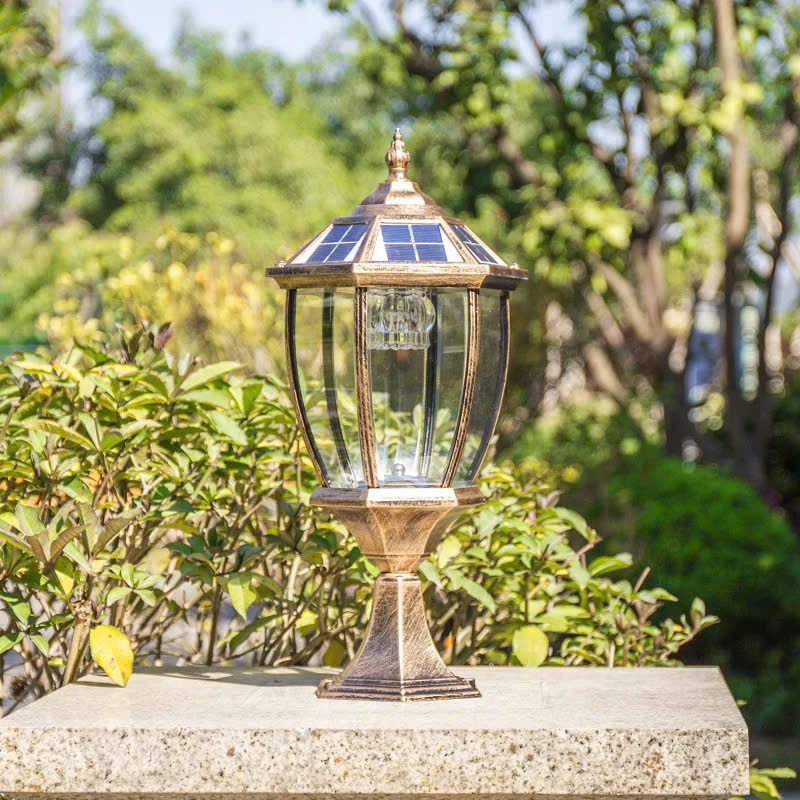Đèn cổng trang trí cổ điển năng lượng mặt trời này không chỉ mang lại ánh sáng tiện lợi, mà còn là điểm nhấn nghệ thuật làm bừng sáng không gian ngoại thất. Sự kết hợp giữa vẻ đẹp cổ điển và công nghệ hiện đại giúp ngôi nhà của bạn trở nên sang trọng, khác biệt và đẳng cấp hơn bao giờ hết.