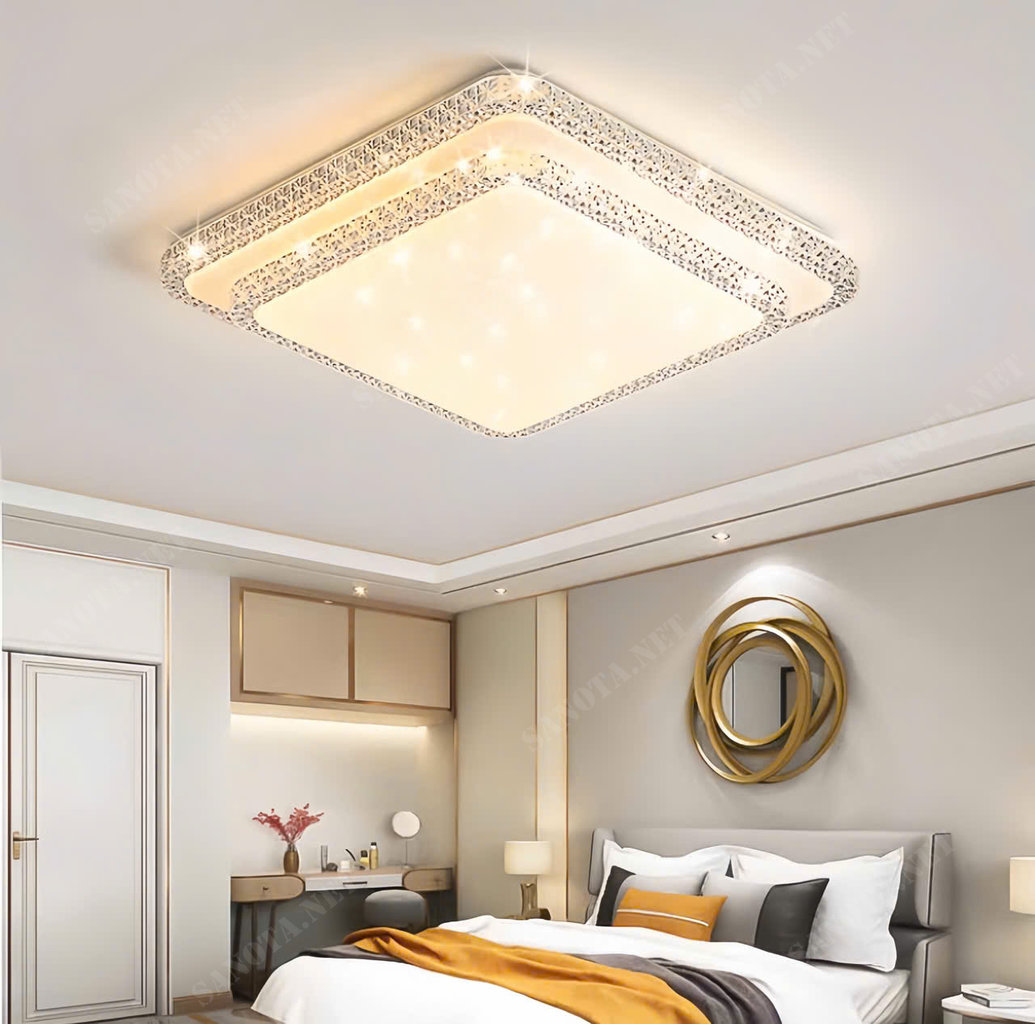 Đèn ốp trần pha lê hiện đại là lựa chọn hoàn hảo cho những ai yêu thích phong cách sang trọng nhưng vẫn đề cao sự tinh gọn. Mẫu đèn này góp phần tôn lên vẻ đẹp thẩm mỹ cho không gian sống.