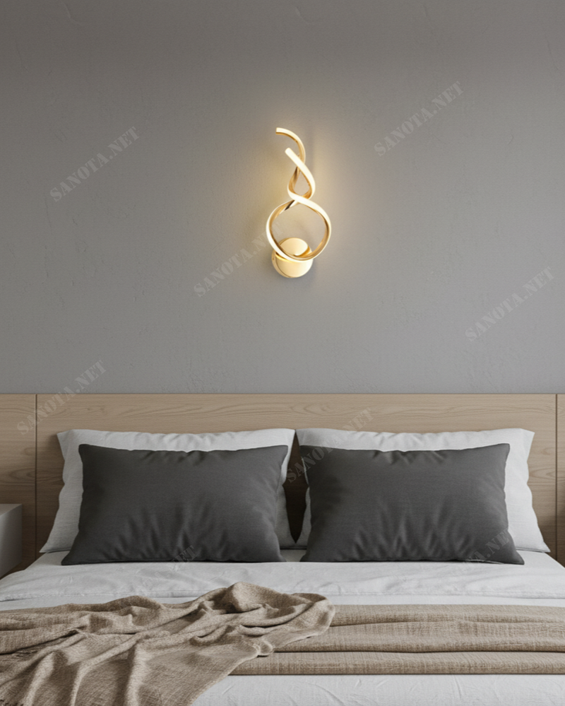 Đèn tường xoắn mạ vàng SNT6062 sử dụng công nghệ chiếu sáng Led với nhiệt độ màu ấm áp 3000K (vàng dịu). Tạo ra bầu không khí thư giãn....