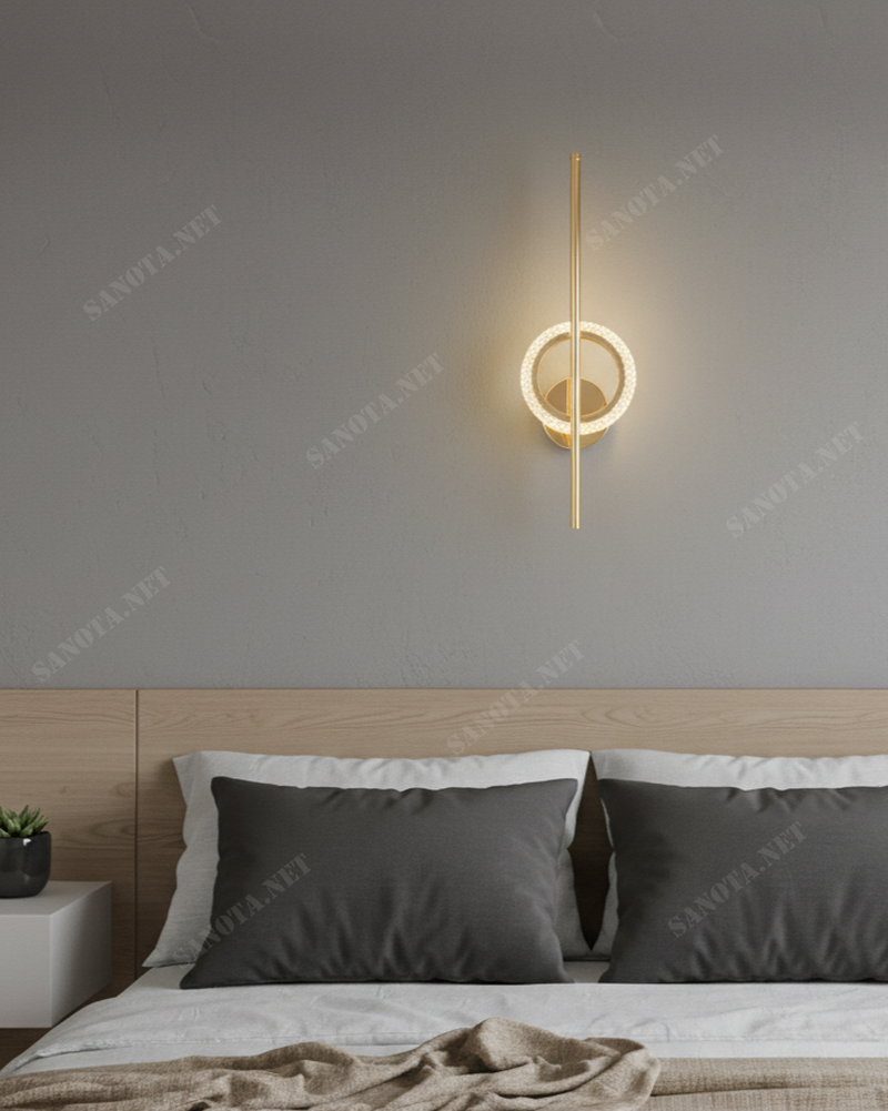 Đèn tường vòng ánh kim SNT6065 nổi bật với hai phiên bản hình học đối xứng. Cả hai đều sở hữu khung kim loại mạ vàng đồng (ánh kim) cao cấp....