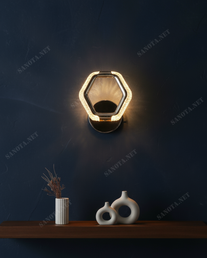 Đèn tường hình học hiện đại SNT6068 nổi bật với các hình dạng hình học, một thiết kế hiện đại và đầy cá tính. Vòng khung bên trong được ....