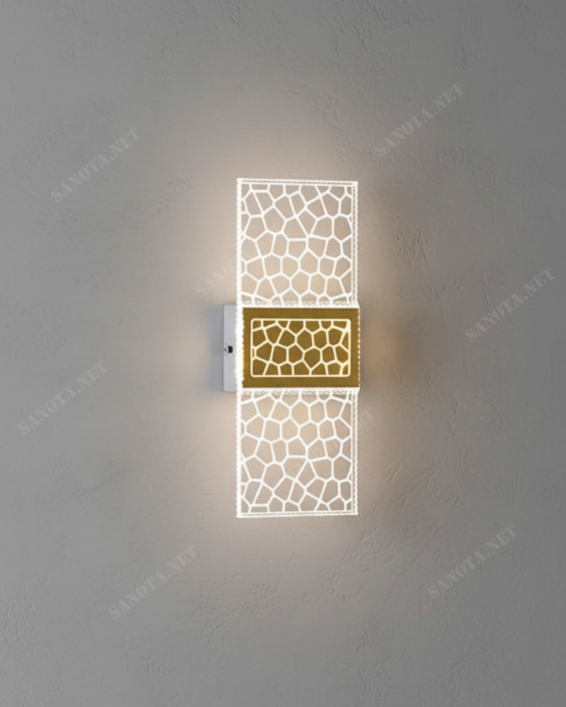 Đèn tường led khắc hoạ tiết SNT6099 họa tiết trên hai tấm chắn sáng lớn được khắc laser tinh tế. Tạo hiệu ứng phát quang lấp lánh như viền kim cương....