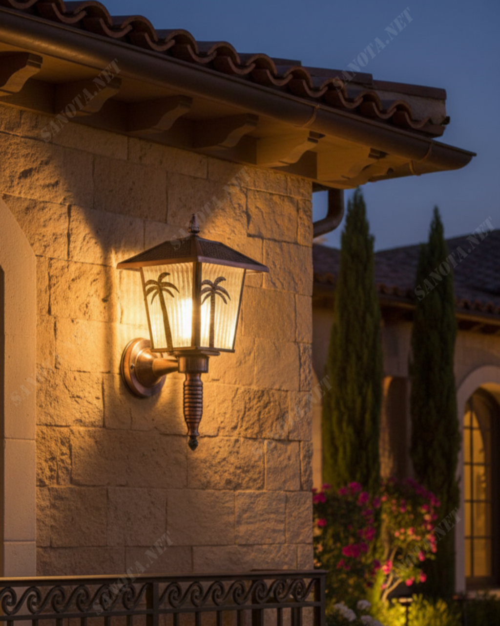 Đèn tường hoa văn cây dừa cổ điển SNT5872