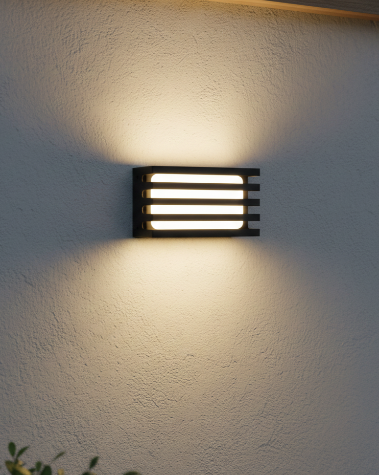 Đèn vách ngoài trời thanh ngang hiện đại SNT6311 gây ấn tượng bởi thiết kế hình hộp chữ nhật nằm ngang đầy đặn và kiên cố. Mặt trước của đèn....