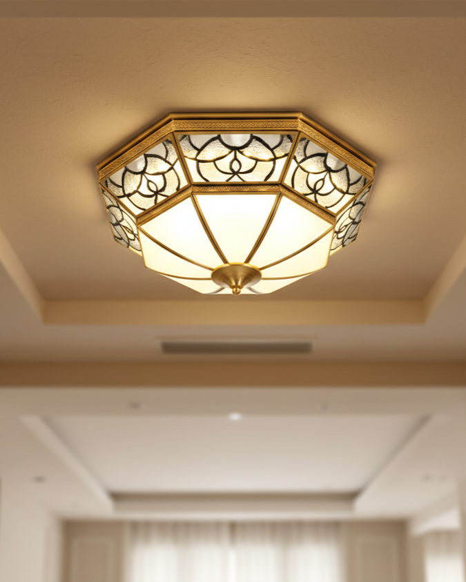 Đèn ốp trần đồng bác giác hoa văn SNT6343 được chế tác từ khung đồng cao cấp phủ màu vàng ấm, bền màu theo thời gian. Các mảng kính....