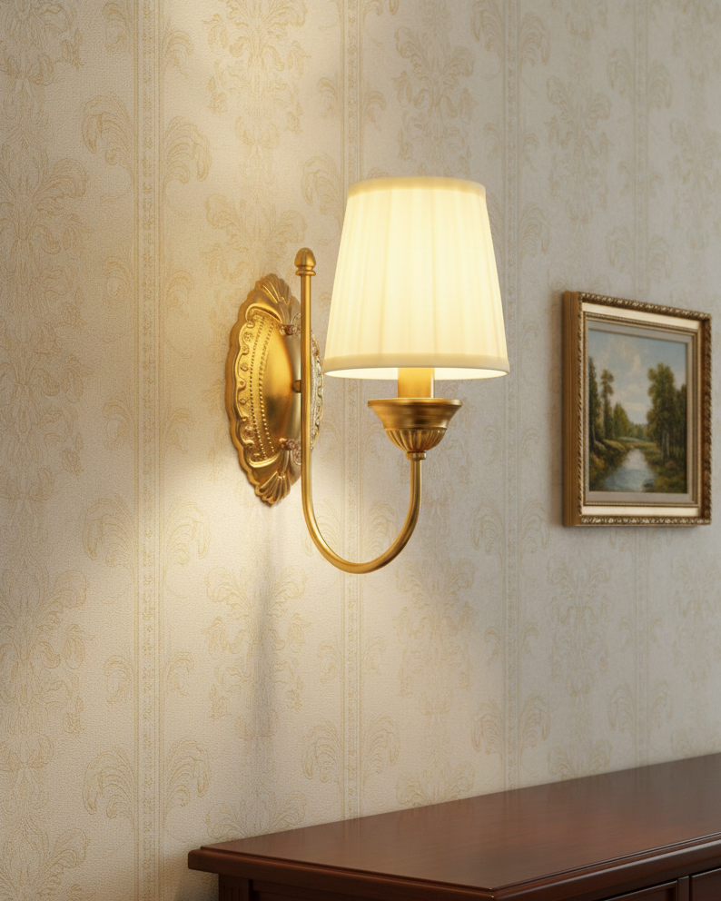 Đèn tường tân cổ điển thanh lịch SNT6379 sở hữu phần đế tròn với các đường viền dập nổi cầu kỳ, tạo cảm giác chắc chắn khi gắn lên tường....