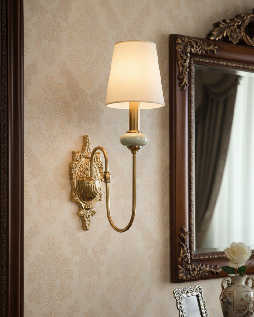 Đèn tường cổ điển hoàng gia SNT6380 gây ấn tượng mạnh bởi phần đế gắn tường và tay đèn được chạm khắc hoa văn tinh xảo trên chất liệu hợp kim mạ vàng...